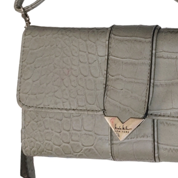 Nicole Miller Gray Alligator Texture Faux Leather Small Crossbody HandBag Purse - Picture 3 of 6